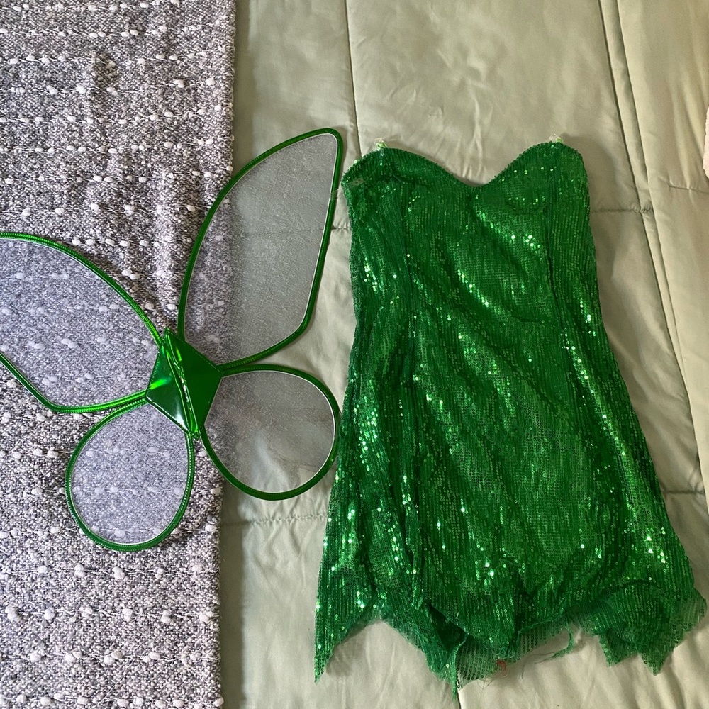 Tinker bell Halloween costume. Very short dress, never worn before.